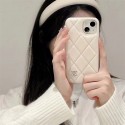 Chanel シャネルiphone 16 15/14 pro/15 pro max xs/8/7 plusカバー ストラップ付 カード入れ韓国風セレブ愛用 iphone16 15 アイフォン 15 14 13pro maxケース ジャケットスマホケース コピーセレブ愛用全機種対応ハイブランドケース パロディiphone16 15 14/13 pro max スマホケース コピー