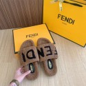 フェンディブランド ルームシューズ ファー  Fendi もこもこスリッパ ふわふわ 秋 冬 ウインター あったかい かわいい お家 室内 サンダル 滑り止め スリッパ レディース