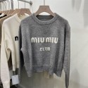 ミュウミュウ MiuMiu ブランド セーター レディー ニット トップス クールネック ケーブル ゆったり 体型カバー お洒落 可愛い 柔らか 暖かい 長袖 防寒対策 プルオーバー カジュアル 通勤 3色展開 秋 冬 春