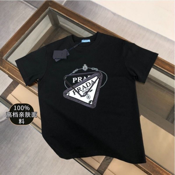 プラダ Tシャツ服  PRADA ハイブランド 上着 ペアルック お揃い tシャツ 親子 トップス ファション  半袖 夏 ホワイト  綿 トップス 親子ペア服 ロゴ大きめ 春 カップル お揃い 服 丸首 tシャツ 通気性 