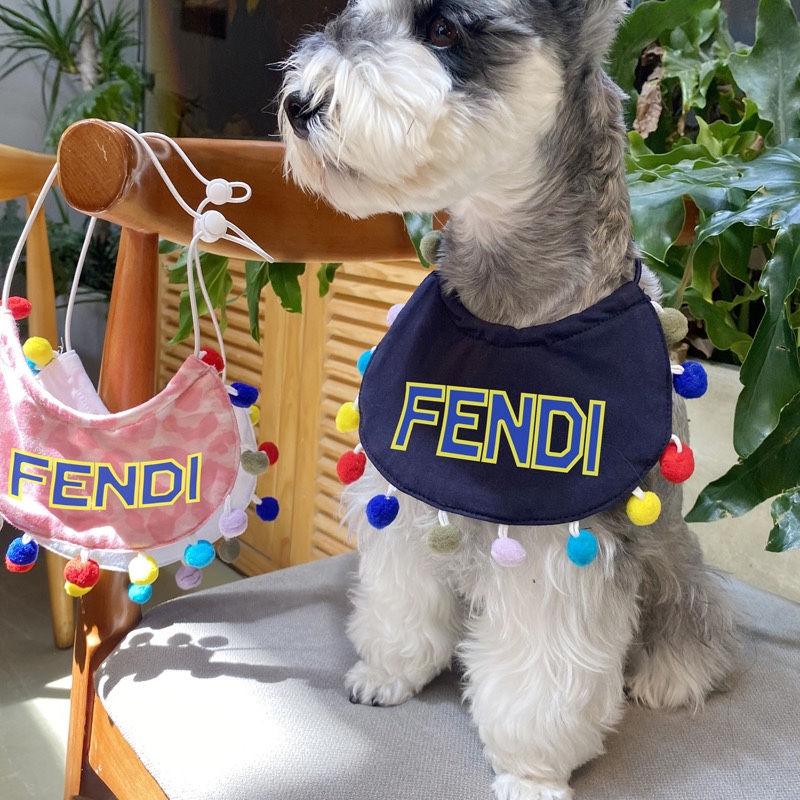 ブランドFendi 犬用バンダナ 