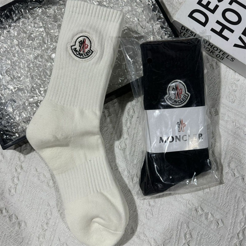 Moncler 厚手靴下 ソックス 女の子好き